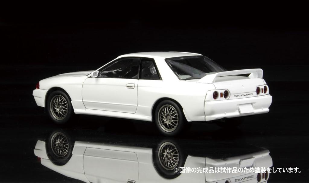 Automobile Kit Nissan Skyline V Spec II Crystal White Plastic Model Assembly Kit MN05 PLATZ/MONO 1/32 GT-R Pre-Colored