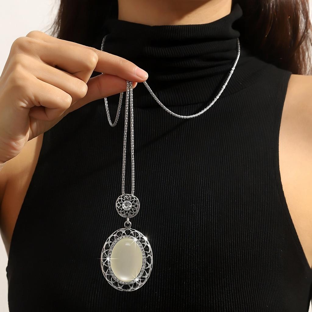 Hot-selling European and American Retro Pendant Necklace, Personality Temperament Hip-hop Fashion Trend Versatile Long Sweater Chain