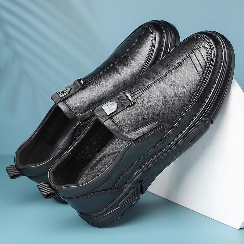 2025 printemps et automne nouvelles chaussures en cuir décontractées pour hommes chaussures pour pieds faites à la main en ligne chaussures de papa d'âge moyen 808