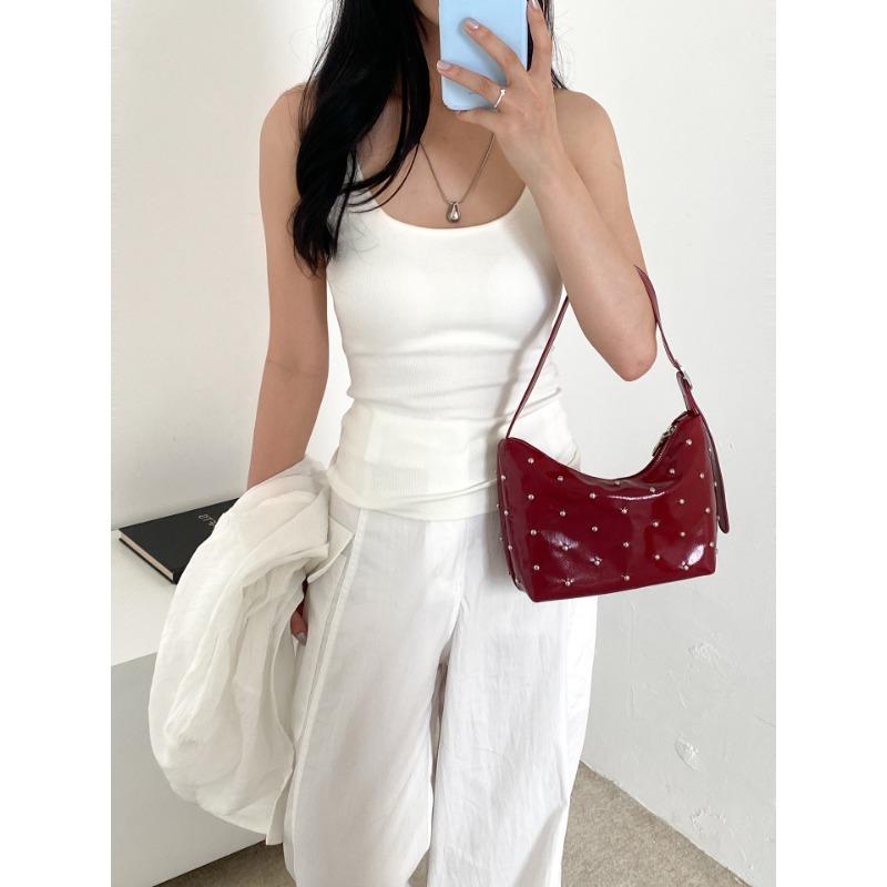 Retro Spice Girl Rivet Underarm Bag Niche Design Sense New Small Handbag Women's Trend Fashion Shoulder Small Square Bag