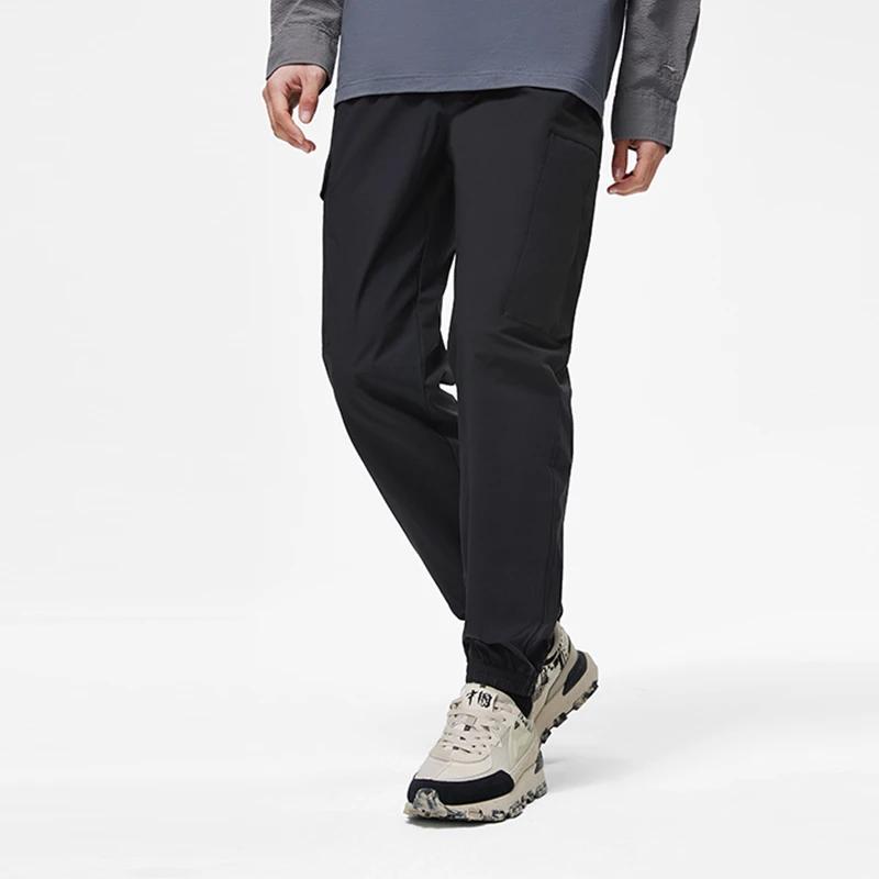 Li Ning Sports Lifestyle Series Solid Color Elastic Waist Cuffed Joggers Men Joggers Black AYKT169-2