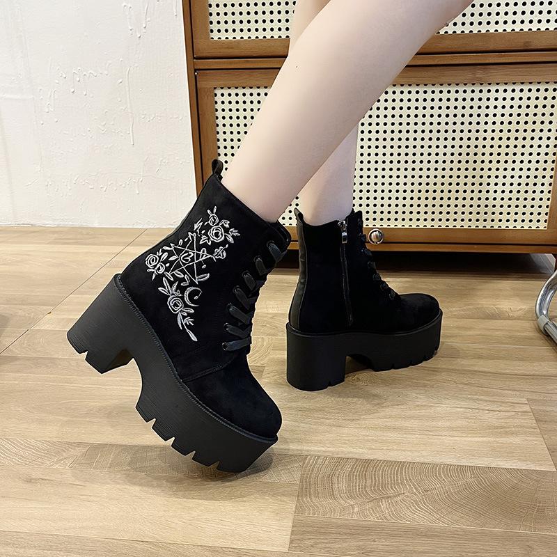 Fashion Spring Autumn Black Punk Platform Motorcycle Boots Women Lace Up Chunky Heel Boots Women Belt Buckle Shoes Women Gothic Shoes