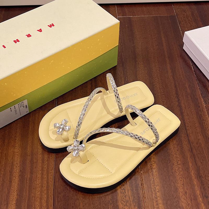 Flat Bottom Set of Toe Small Cool Slippers Women's 2025 New Summer Soft Bottom with Skirt Rhinestones Beautiful Seaside Sandals