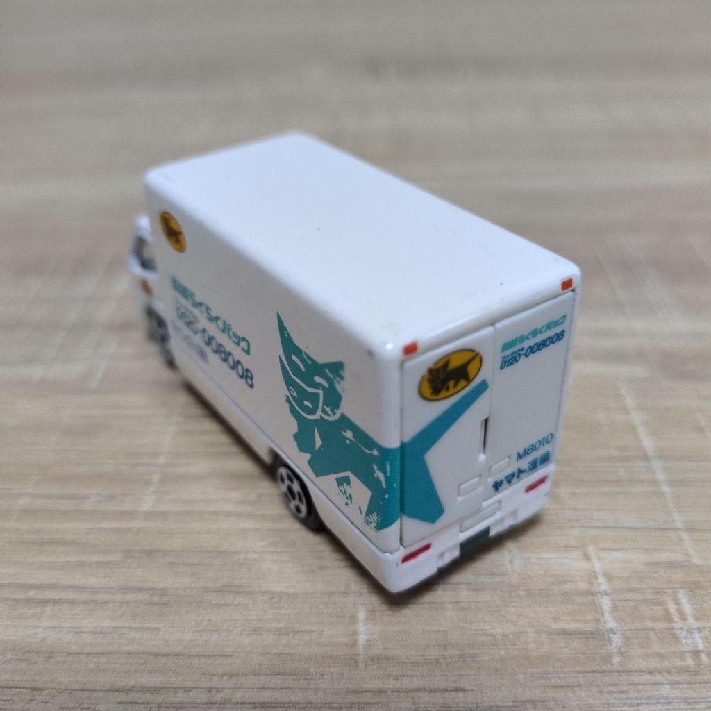 [Not for sale] Yamato Transport Delivery Truck Mini Car M8010 Tomica Size