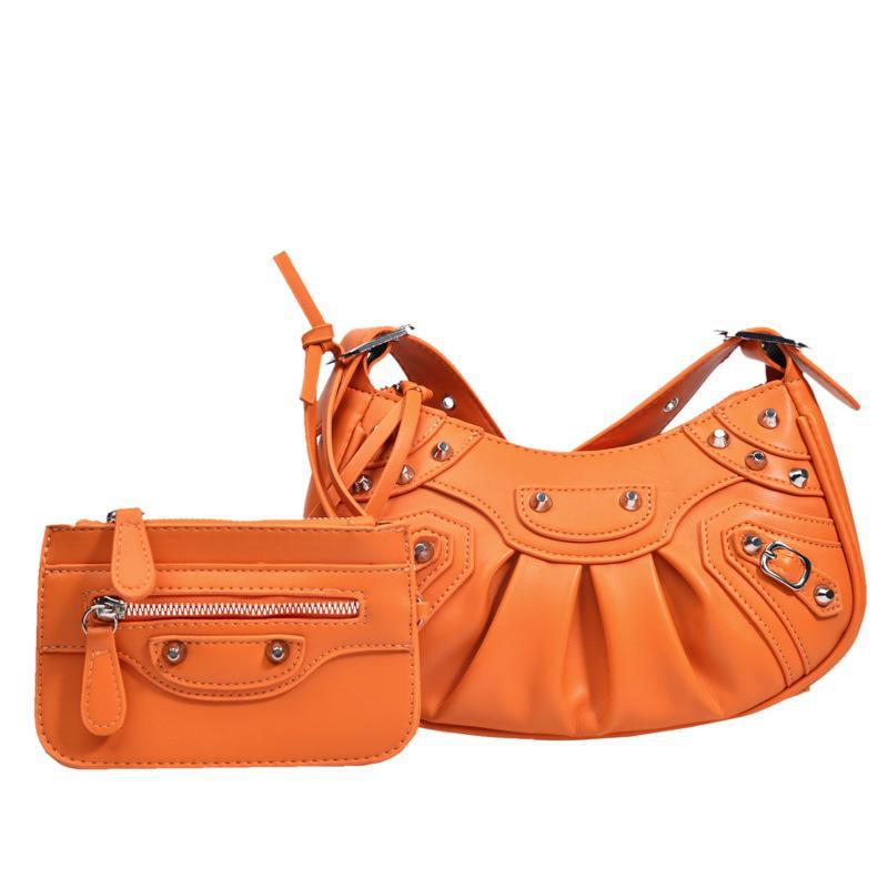 Shangxin Tang Yan same bag underarm pleated crescent bun mother shoulder bag retro rivet locomotive bag