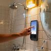 Handyhülle mit eingebautem Lautsprecher, 480 Grad drehbare Wandhalterung, Touchscreen Dusch-Handyhalterung, Saugfuß-Lautsprecher, Kabelloses Ladegerät