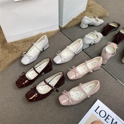 Französische atemberaubende einzelne Schuhe mit Rock sanfte Mary Jane Schuhe mittlerer Absatz rote kleine Lederschuhe hohe Absätze Hepburn Stil
