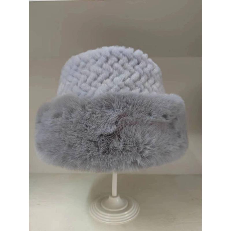 White Plush Hat for Women In Winter, Korean Version Showing Small Face, Thickened Warm Fisherman Hat, Japanese Large Head Circumference, and Cold Hat
