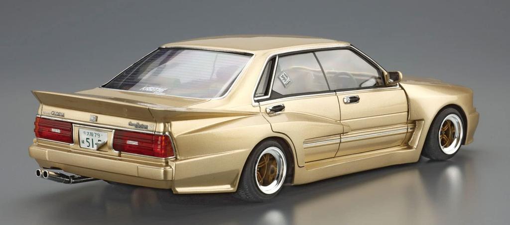 Aoshima Bunka Kyozai The Car Series Nissan Y31 Plastic Model Kit 1/24 High-Class No.2 Cedric/Gloria (Molded Color)