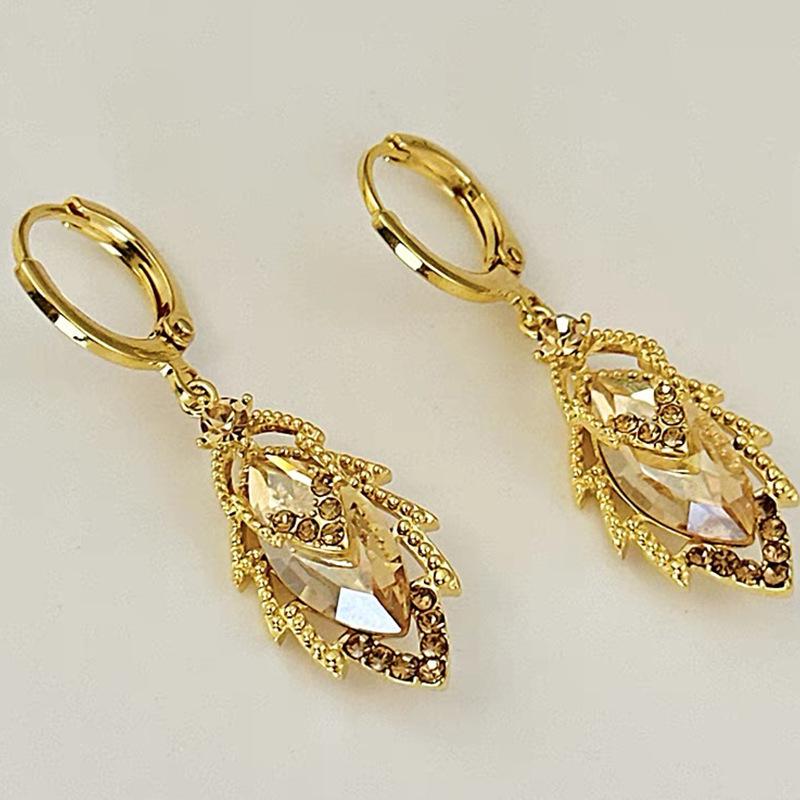 Luxurious Purple Leaf Earrings: Elegant, Face-Slimming, and Versatile Fashion Statement