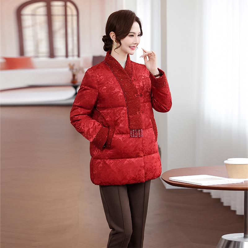 

Mid-Length Winter Jacket: 90% White Duck Down, Chinese-Style Design, Warm Coat for Middle-Aged Women L китайська червоний колір