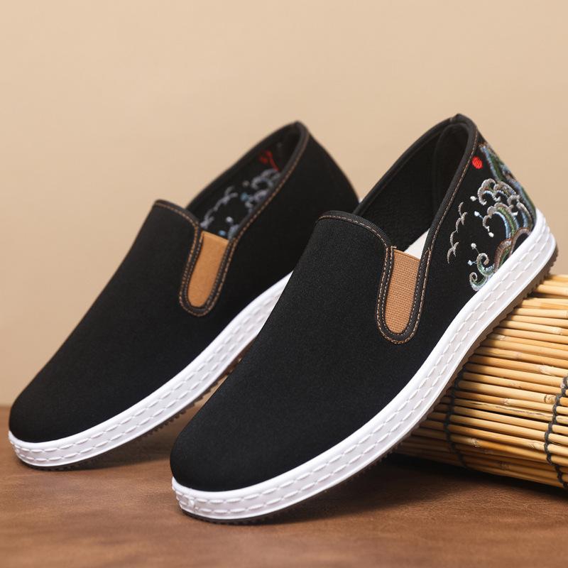 

Новые старые пекинские вышитые тканевые туфли универсальные удобные дышащие прогулочные туфли Guochao мягкая подошва нескользящая однопедальная мужская обувь 39