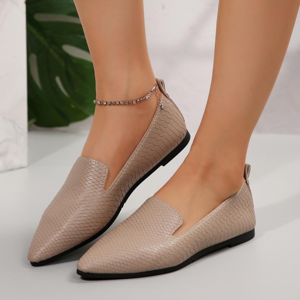 Fashion Fashion Slip on Loafers 2025 Woman Shoes Breathable Ballet Shallow Flats Women Soft Bottom Pointed Toe Boat Shoes Plus Size 43