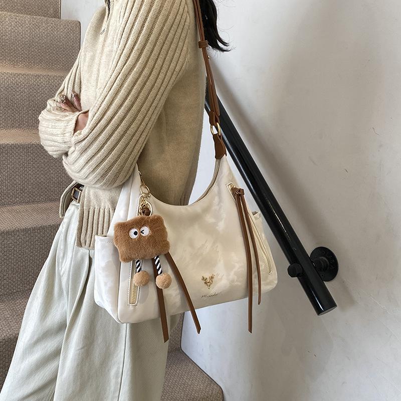 Casual Commuting Large-capacity Bag Women's New Fashion Shoulder Armpit Bag