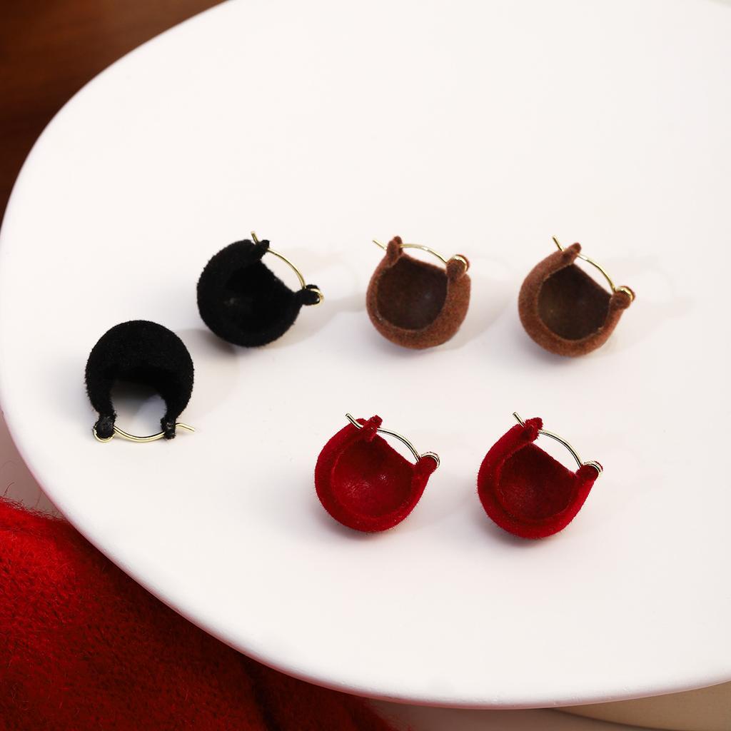 Red Velvet Drop Earrings Simple Dangle Fluffy Earrings for Women Autumn Winter Light Luxury Face Slimming Accessories