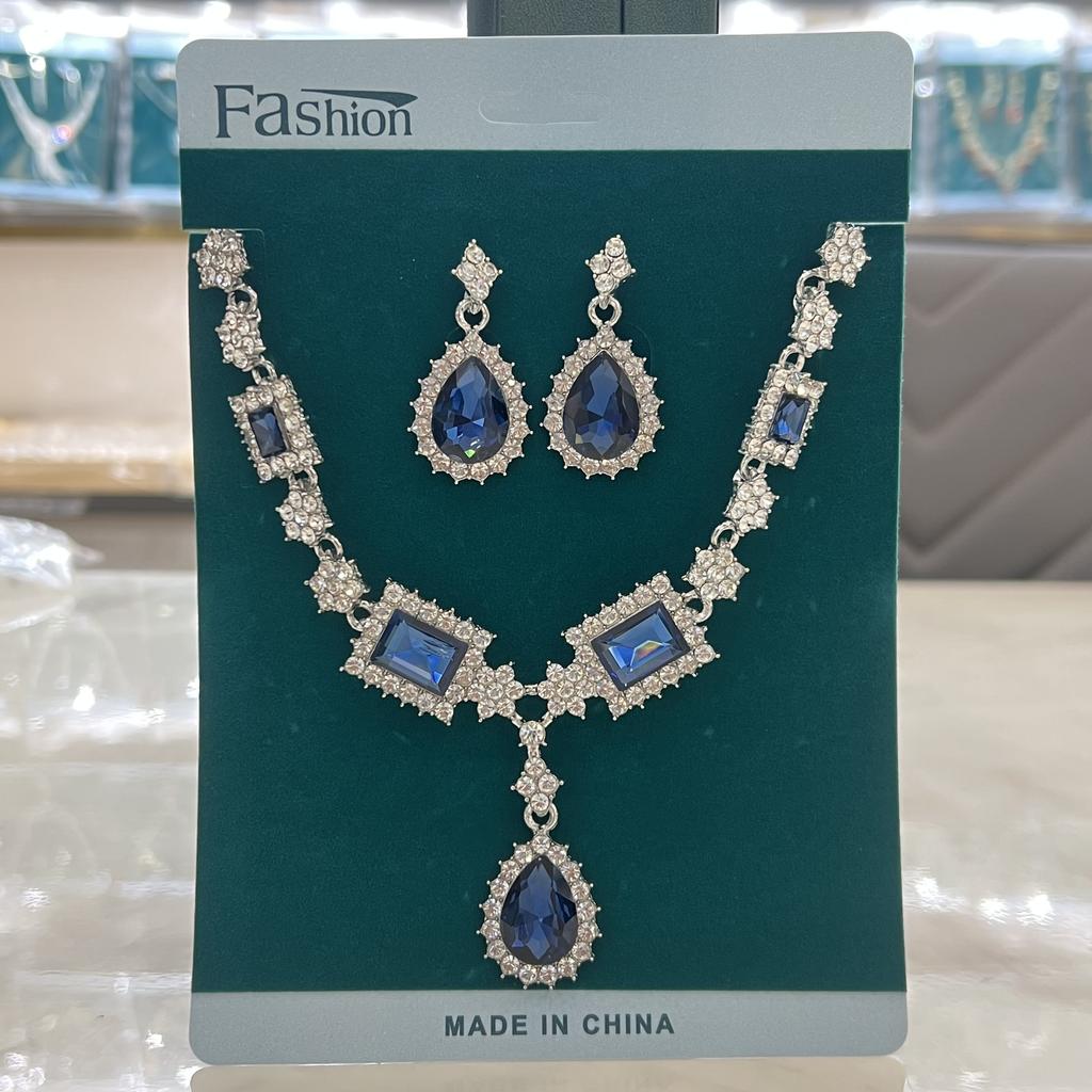 Ladies' fashionable design, geometric necklace, earrings, jewelry set suitable for weddings, gatherings, holidays, gifts