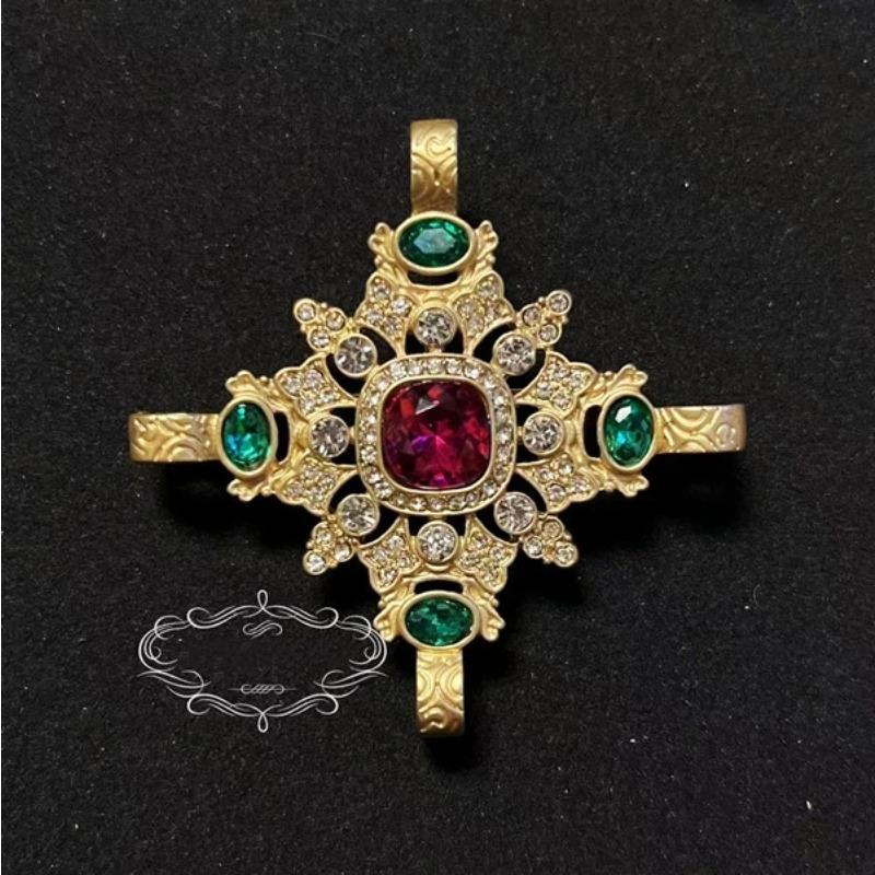 

Vintage Crystal Pendatn Cross Badges Pin for Women Girls Wedding Party Banquet Exquisite Boutique Brooch Jewelry Classic Gifts