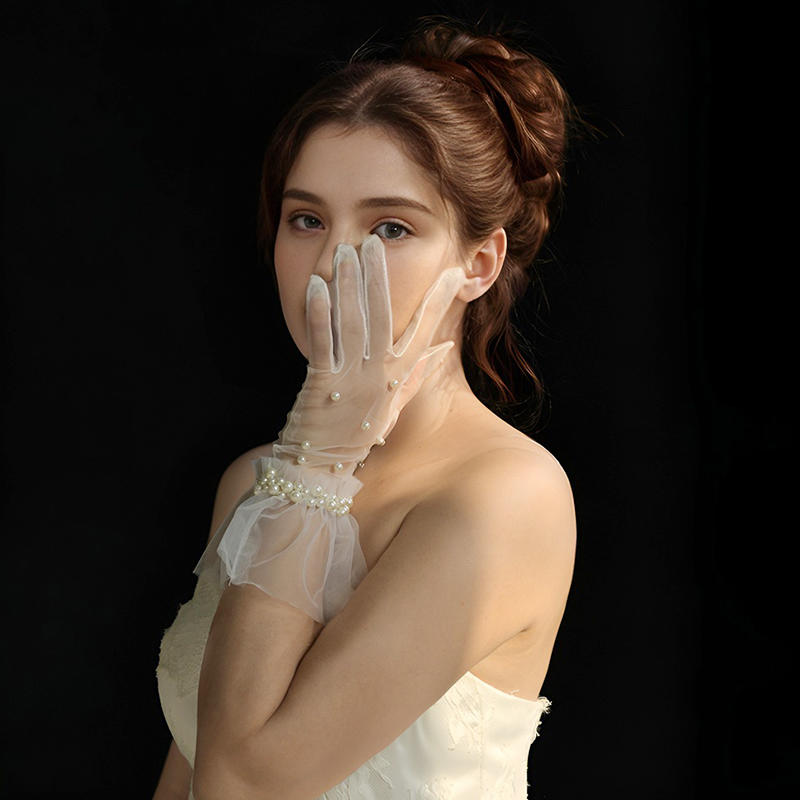 Women Elegant Pleated Edge Pearl Wedding Gloves Bridal Short Tulle Sheer Gloves Proms Costume Occasion Gloves
