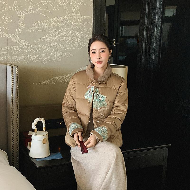 

Новая женская стеганая куртка в китайском стиле 2025 новая зимняя теплая хлопковая куртка высокого класса ретро пуховая хлопковая куртка толстая XL хаки