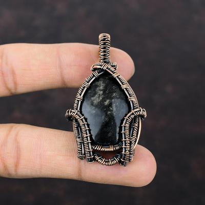 Κρεμαστό κόσμημα από Οψιδιανό με Ασημένια Λάμψη, Κρεμαστό Κόσμημα τυλιγμένο με Χάλκινο Σύρμα, Μοναδικό Κρεμαστό Κόσμημα, Πολύτιμος Λίθος, Χάλκινα Κοσμήματα, Χειροποίητο Κρεμαστό Κόσμημα, Μποέμ Κοσμήματα, Δώρο για Εκείνον