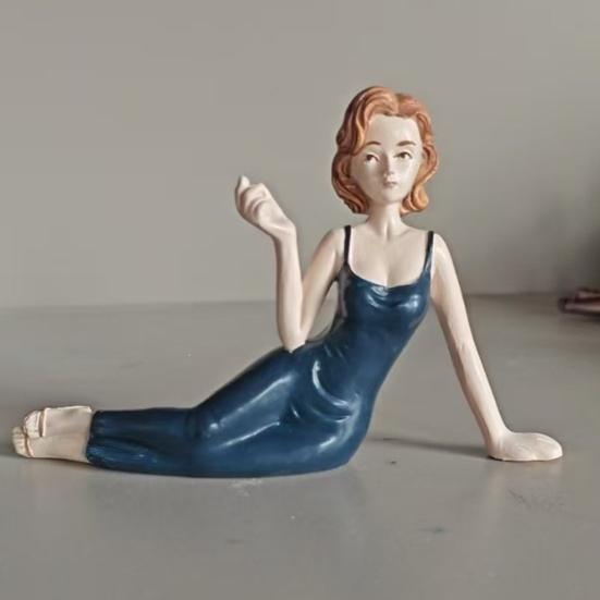 Handcrafted Sculptural Women Aroma Figurine Elegant Lady Figurine Incense Stick Holder Resin Meditating Lady Aromatherapy Statue for Living Room