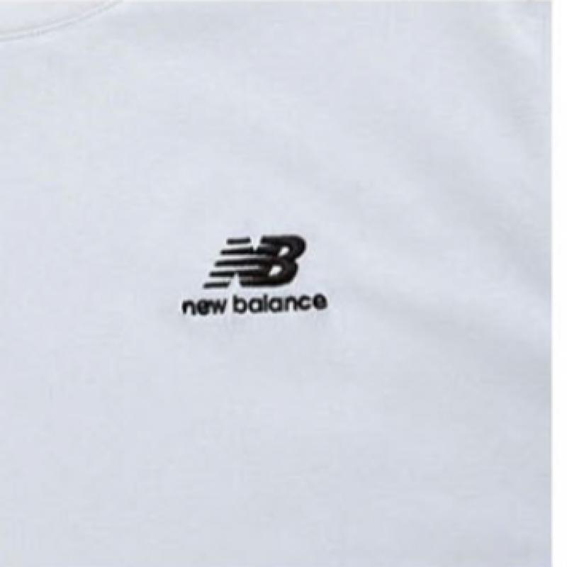New Balance Club  Nbndd11013 Wh Essential Long Sleeve Tee Standard Fit Unisex Sweatshirt
