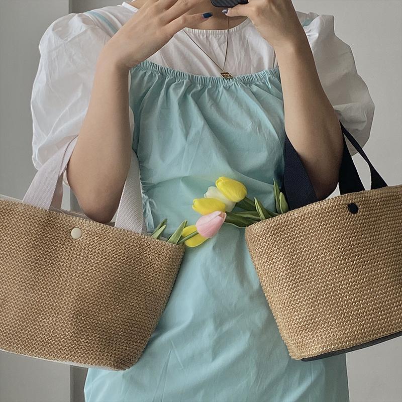 Retro Woven Beach Tote: Versatile Summer Vacation Bag