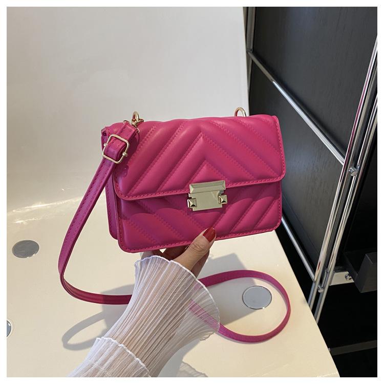 Early Autumn Indentation 2025 New Lock Fashion Casual Rhombus Solid Color One Shoulder Crossbody Chain Small Square Bag
