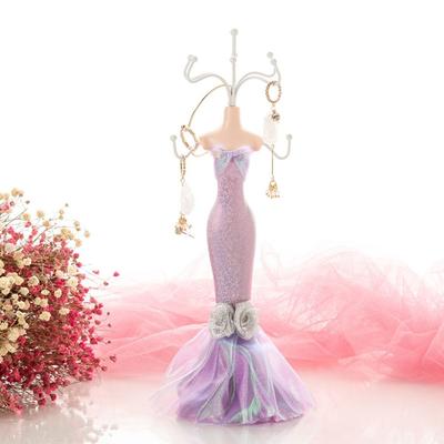 Creazione di gioielli e bijoux – Portagioie ed espositori per gioielli