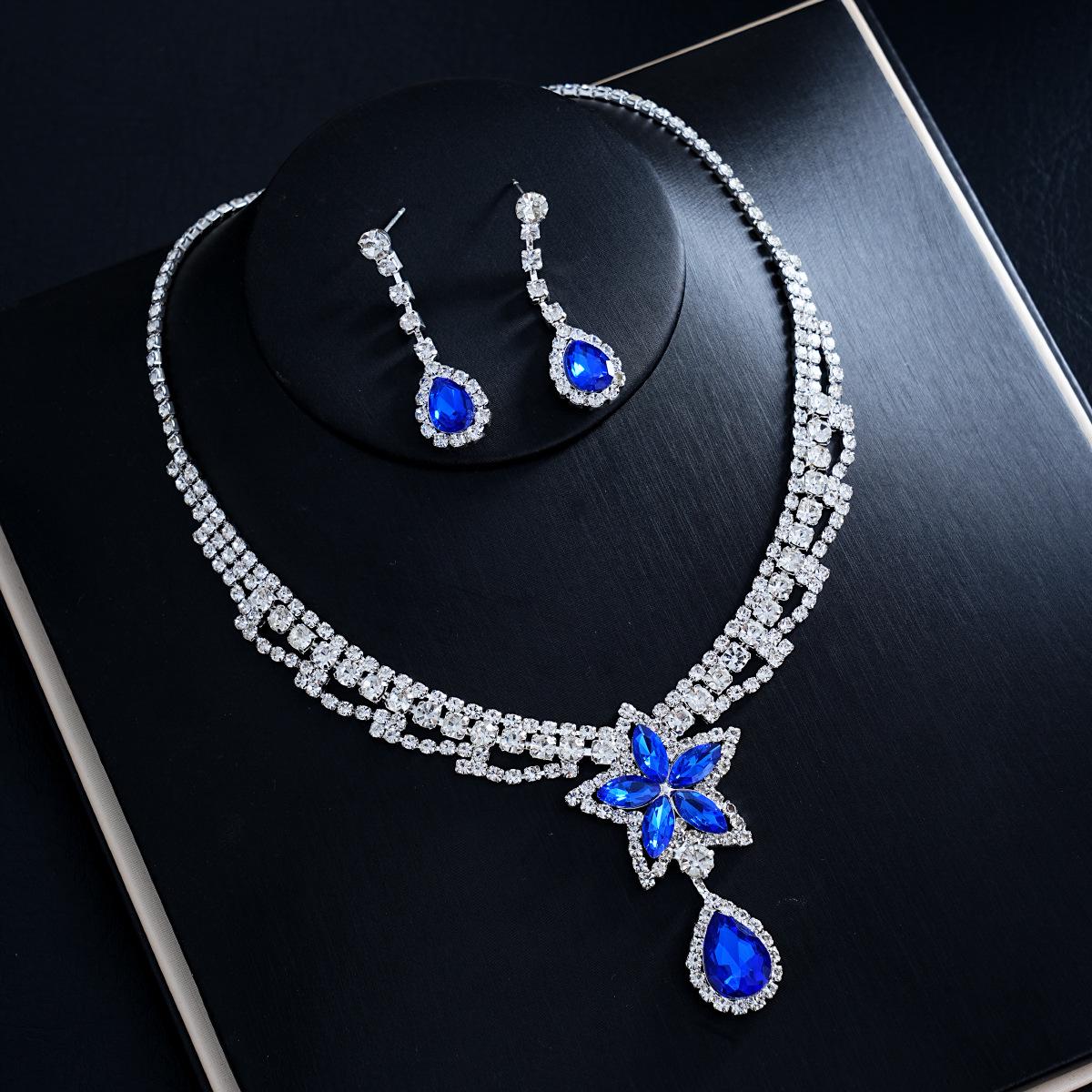 Luxe Light Cross Clavicle Necklace & Earring Set: Elegant Wedding Collection синий