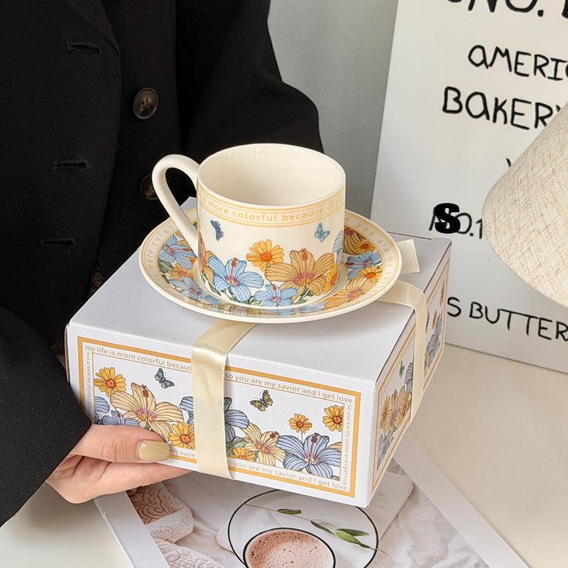 

Coffee Cup and Saucer Set, Good-looking Mug Gift Box, Practical Gift for Girlfriend’s Birthday 220ml