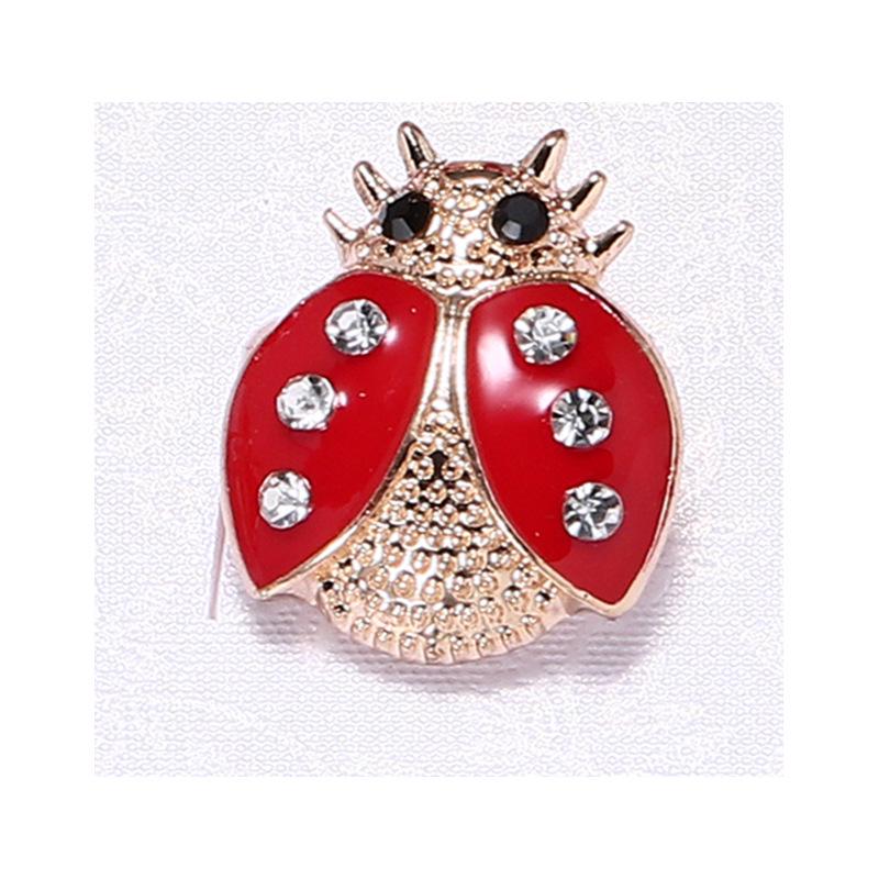 Creative Cartoon Ladybug Brooch - Versatile Beetle Pin for Fashionable Shirt Accessories