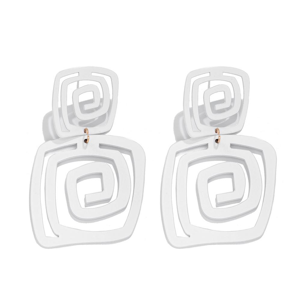 Personality Exaggerated Metal Spiral Pendant Necklace Female Creative Design Geometric Square Wax Line Item Decoration