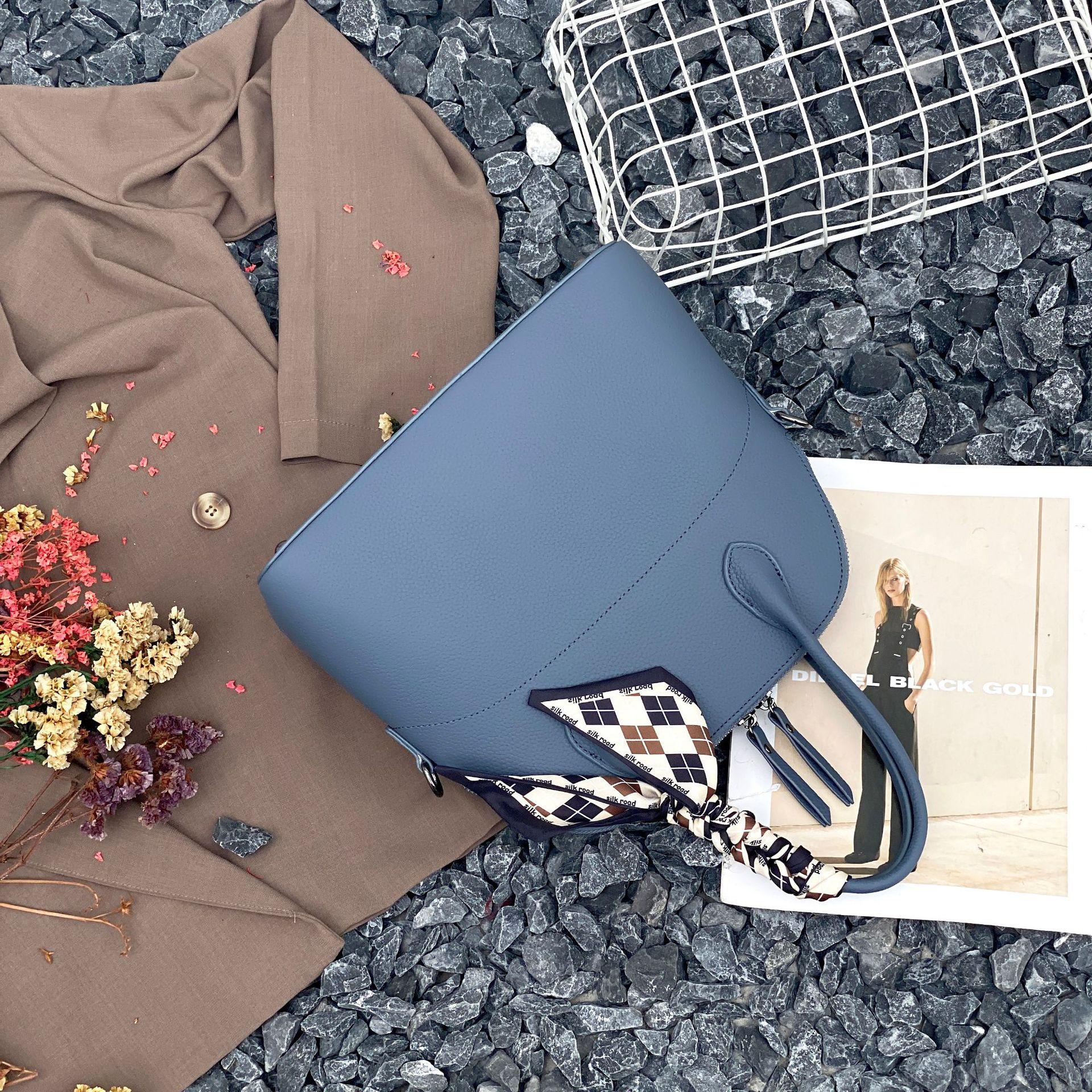 

Женская сумка через плечо из коровьей кожи, большая вместимость, через плечо, женская модная простая практичная сумка из ракушки, шелковый шарф