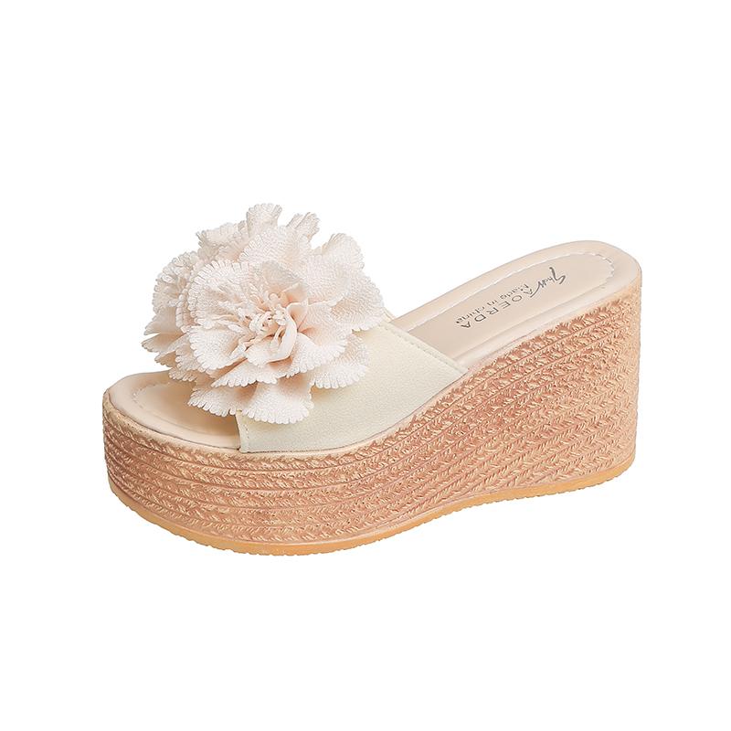 

Модные женские мюли-сабо на каблуке 90 мм, сандалии на танкетке, женские шлепанцы-слайды на платформе с аппликацией в виде цветка 37 бежевый