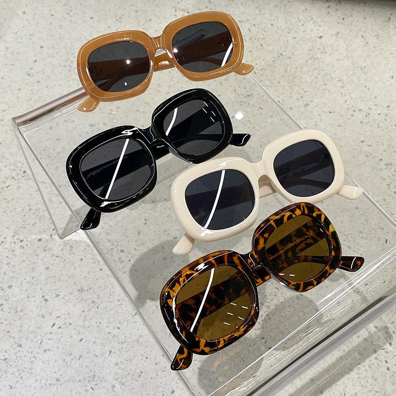 Women Sunglasses Trendy Vintage Round Female Shades Eyewear Fashion Popular Ins Simple Retro Sun Glasses for Lady