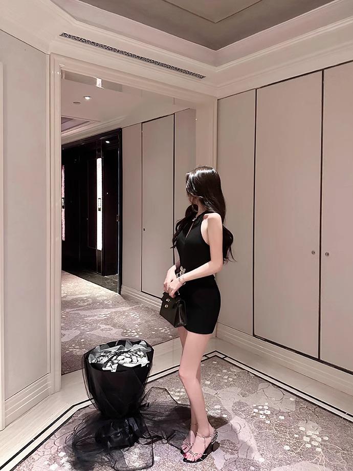 Elegant Black Backless Halter Qipao Dress - Sexy Spring Bodycon