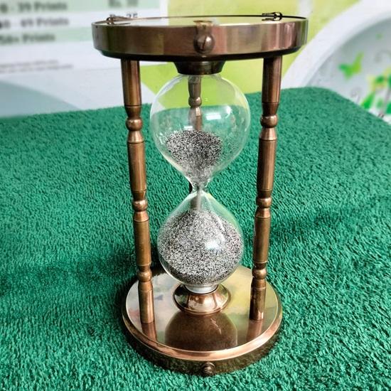 Home Decor Brass Collectible Sand Timer Hourglass 5 Minutes Hourglass with Magnetic Compass On Both Ends
