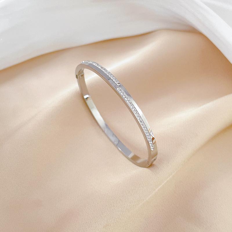 Acciaio al Titanio, Chiave Personalità Gatto, Zircone Temperamento Splendido Collana Interamente Ricoperta di Diamanti, Catena Versatile per Clavicola Femminile, Catena in Acciaio al Titanio