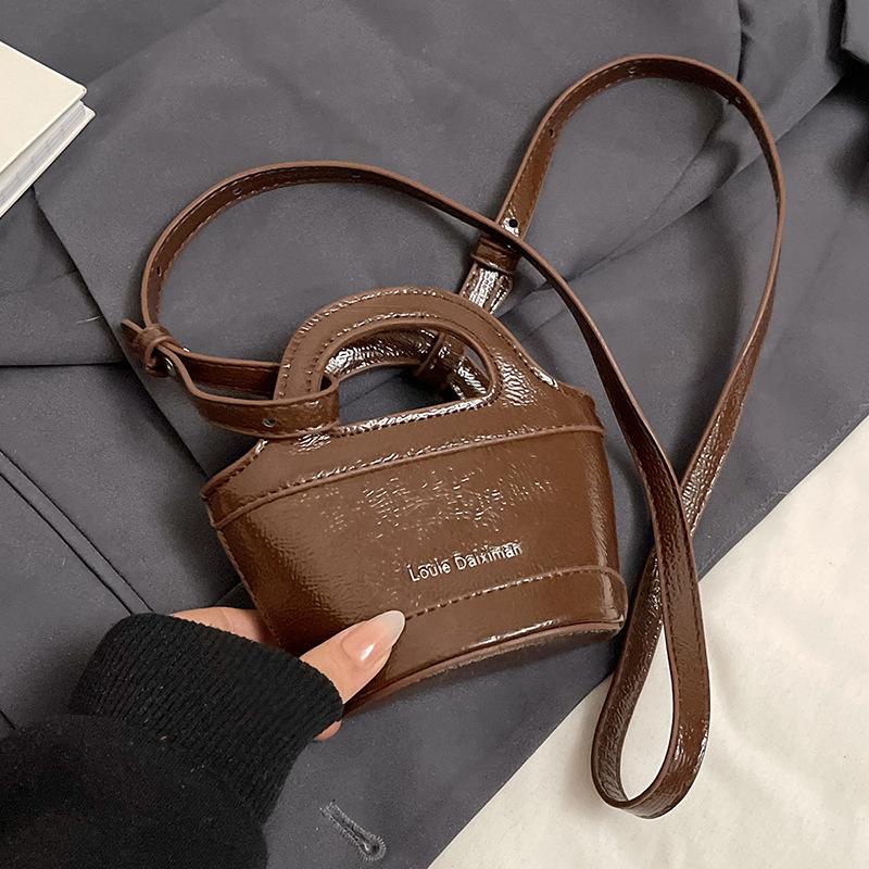 

Модная новая нишевая корейская сумка-мини в стиле инс, универсальная, с персонализированным дизайном для通勤, сумка-мессенджер для мелочи