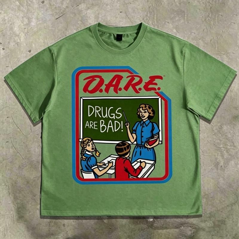 Men's T-shirt with Retro DARE Slogan Pattern Printed Short Sleeved T-shirt and American Street Style Round Neck Men's Casual Top