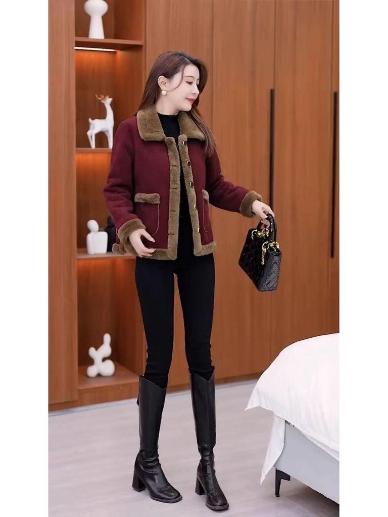 Stylish Warm Padded Jacket for Middle-Aged & Elderly Women - Age-Defying, Slimming, Belly-Concealing Autumn/Winter Trend.