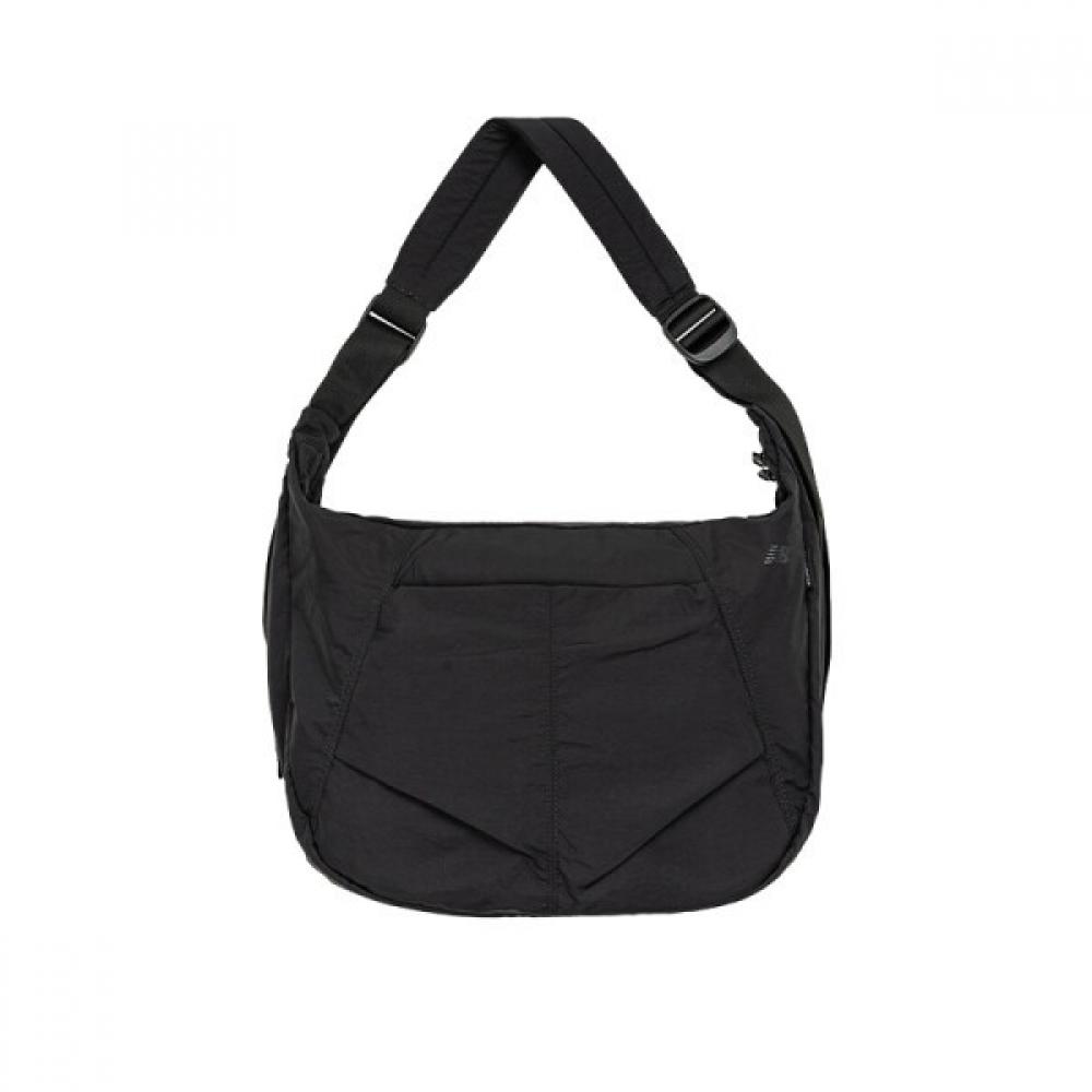 

New Balance Half Moon Messenger Bag Nbgcfss203 19 BLACK(19)