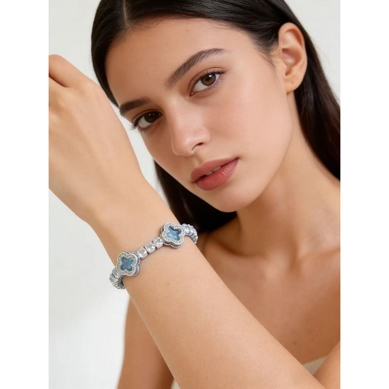 Silver-Plated Four-Leaf Clover Zircon Bracelet - Exquisite Handcrafted Jewelry