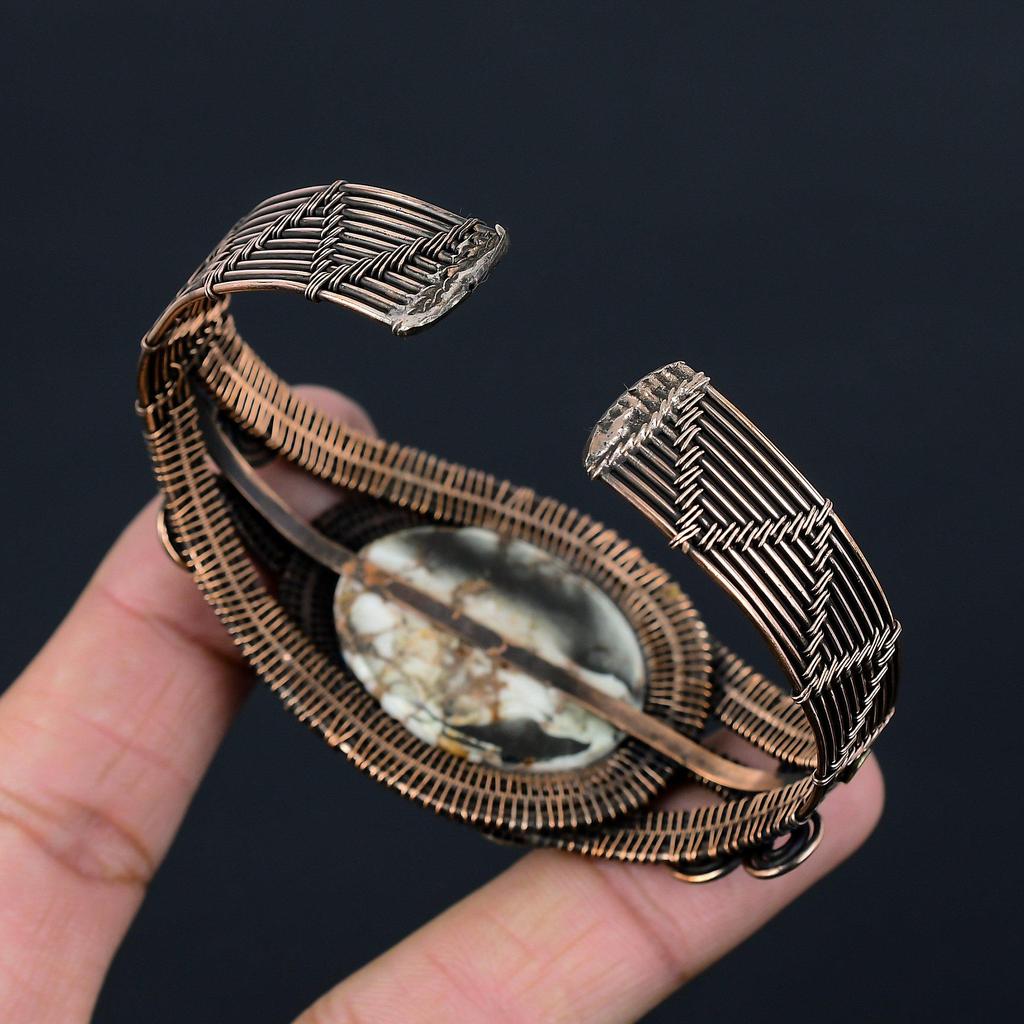 Ädelsten av turkos från vild häst, handgjort armband/armring i ren koppartrådsvirad design