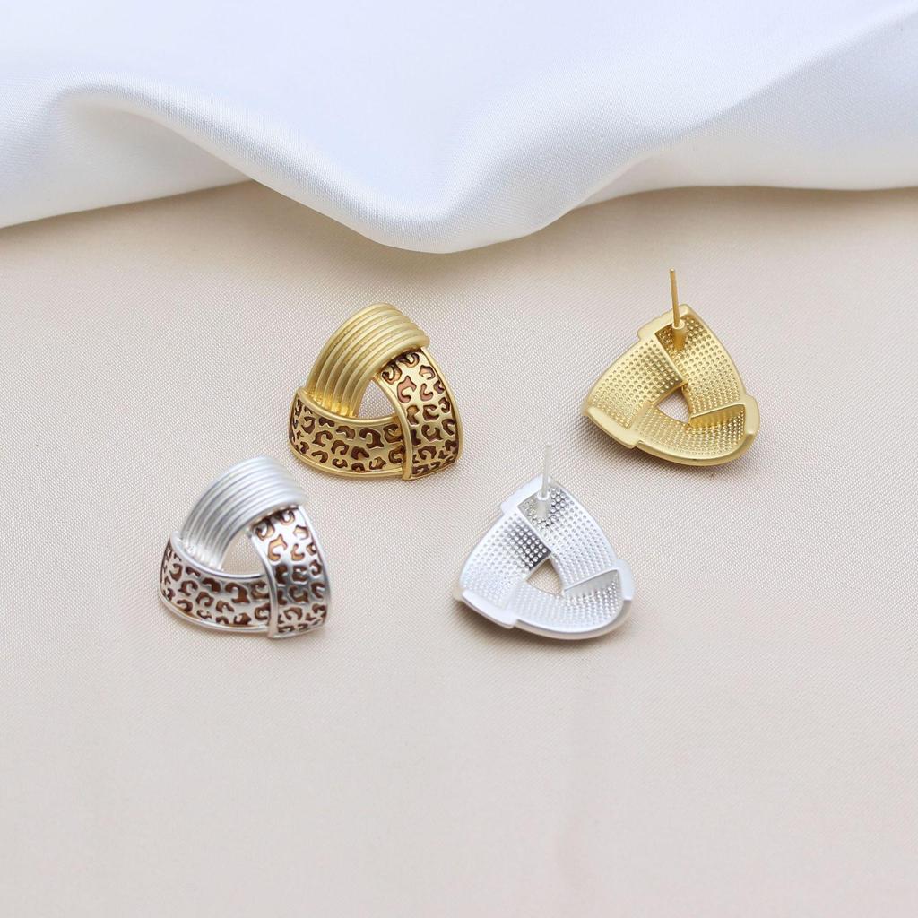 Podzimní/Zimní Trojúhelníkové Náušnice s Leopardím Vzorem - Stříbro S925