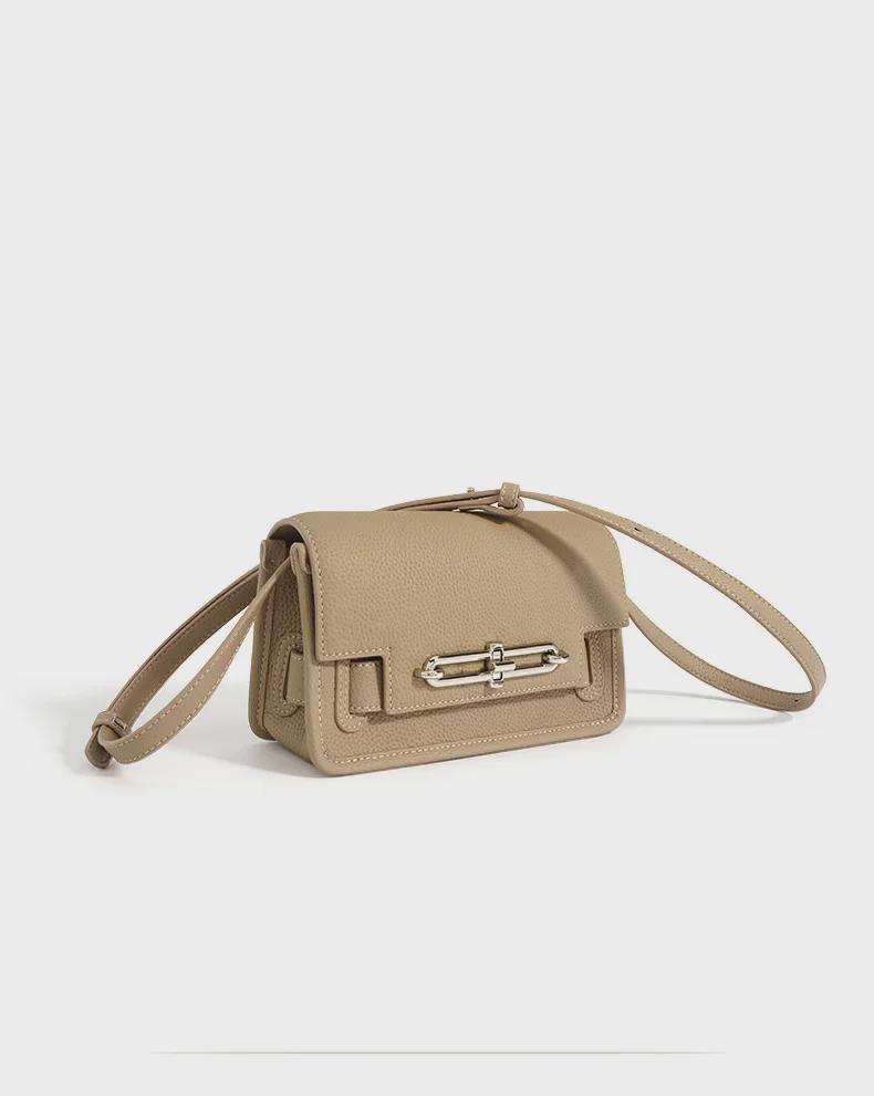 "2025 Fashion Women's Cowhide Shoulder Bag: Tofu Design with Pig Nose Accent"