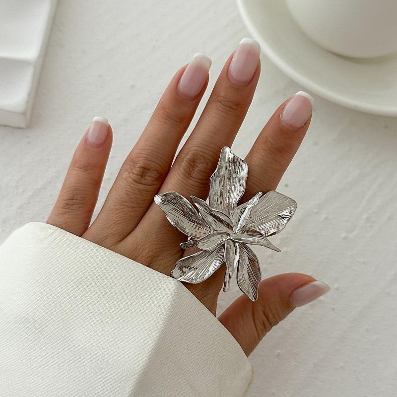 Exaggerated Metal Lily Flower Γυναικεία δαχτυλίδια Κομψό Vintage Ρυθμιζόμενο Ανοιχτό Δαχτυλίδι OL Γυναικεία Δαχτυλίδι Δαχτυλίδι Δάχτυλα Αξεσουάρ κοσμημάτων