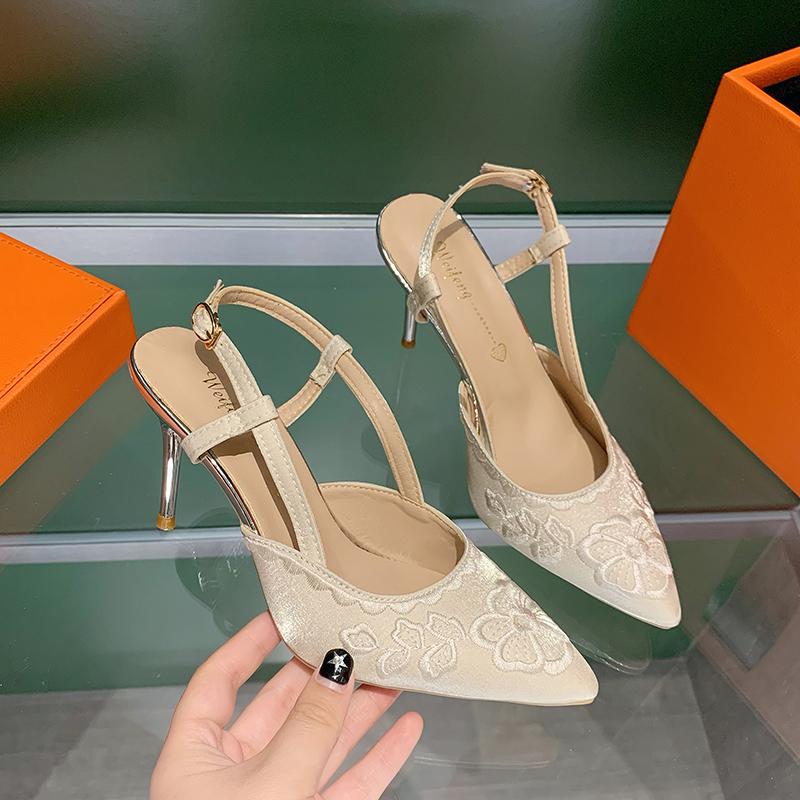 

2024 Новые китайские сандалии Baotou с вышивкой, туфли-чонсам в китайском стиле на высоком каблуке 35 бежевый