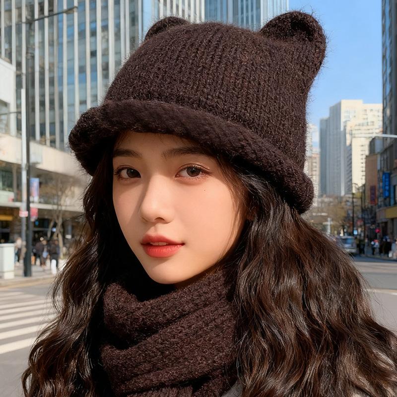 

Нова Мила Вовняна Шапка з Ведмедиком для Жінок на Осінь та Зиму Шапка В язана, що Підкреслює Обличчя, Тепла Захист Вух, Холодна Шапка для Чоловіків M（56-58cm）